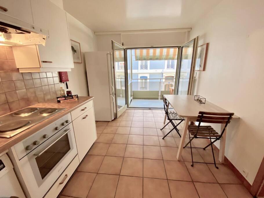 Comfortable, Very Well Located Between Train Station And Lake! Lausanne Exterior foto